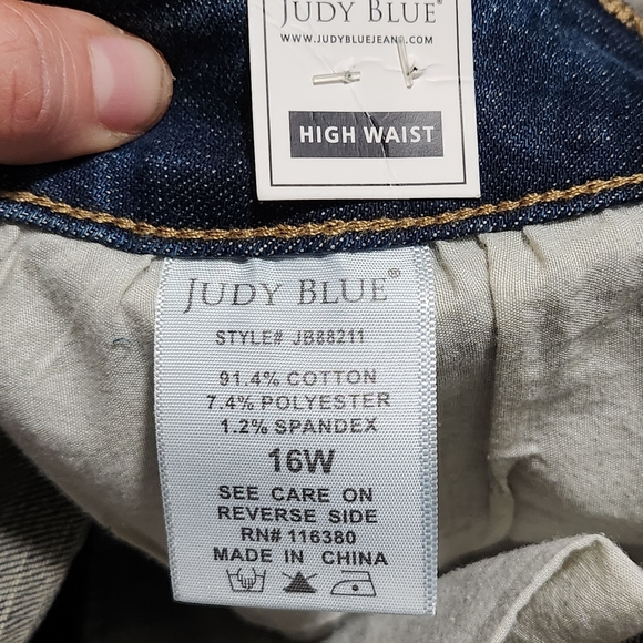 JUDY BLUE Chevelle Hi-Rise Cuffed Distressed Capri Jeans Womens Plus 16W - Picture 10 of 12
